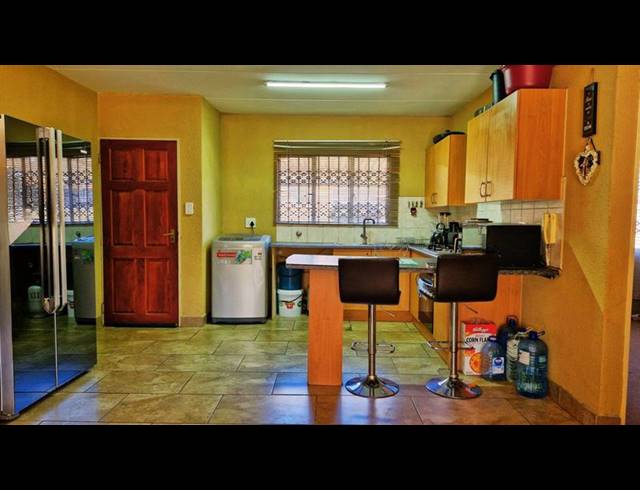 2 BEDROOM HOUSE FOR SALE IN GROBLERPARK